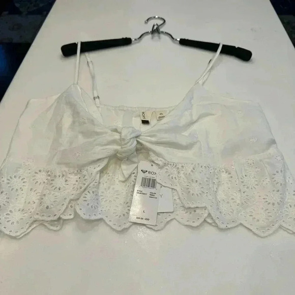NWT Roxy women’s white eyelet crop top. Ties in front Size Large - Picture 10 of 11
